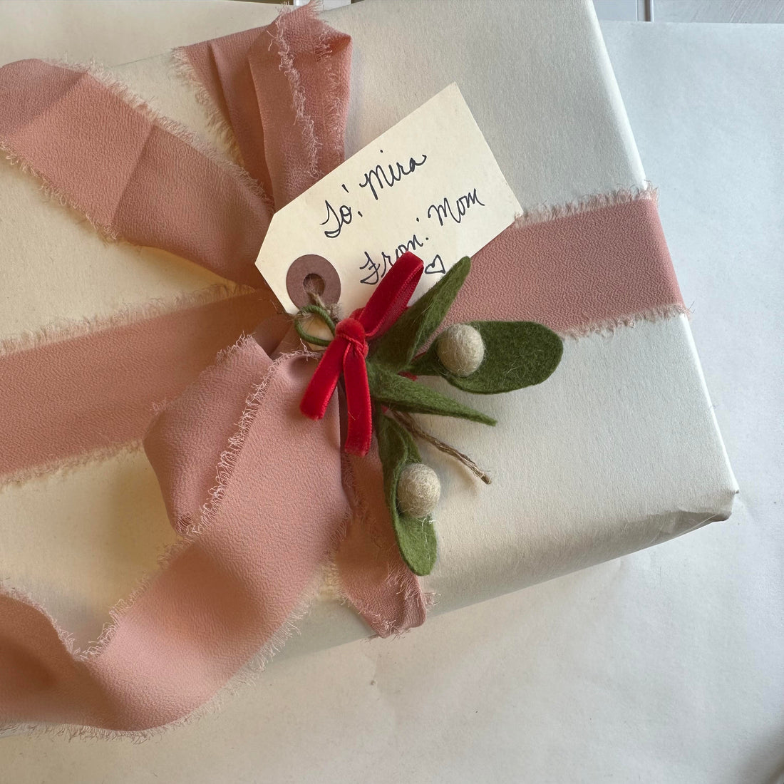 Mistletoe Gift Topper Project