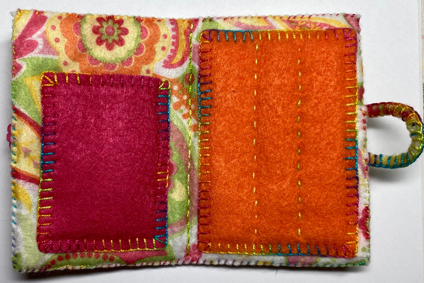 Free Project Download: Embroidered Felt Needle Case