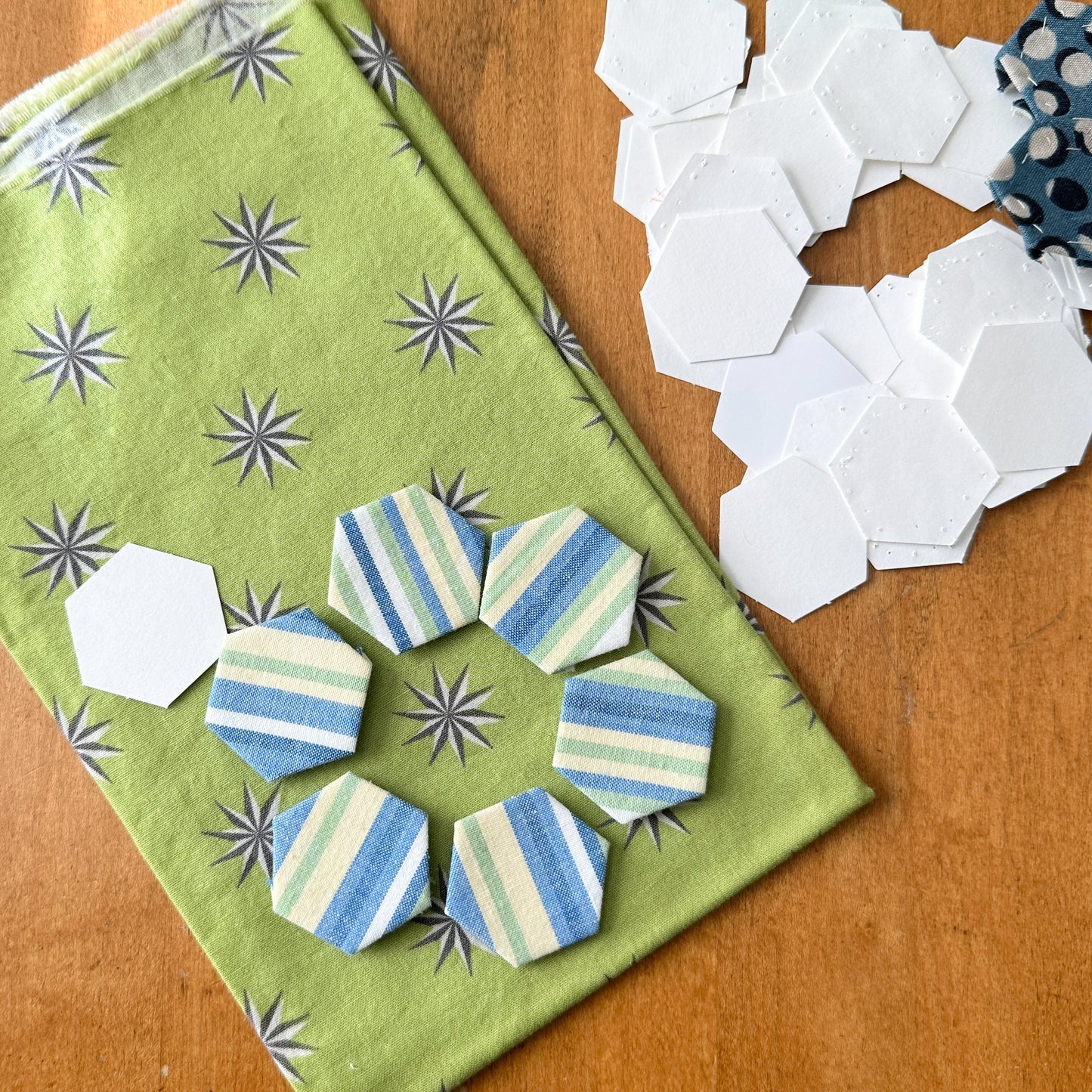 Hexie Flowers 101: Explore English Paper Piecing
