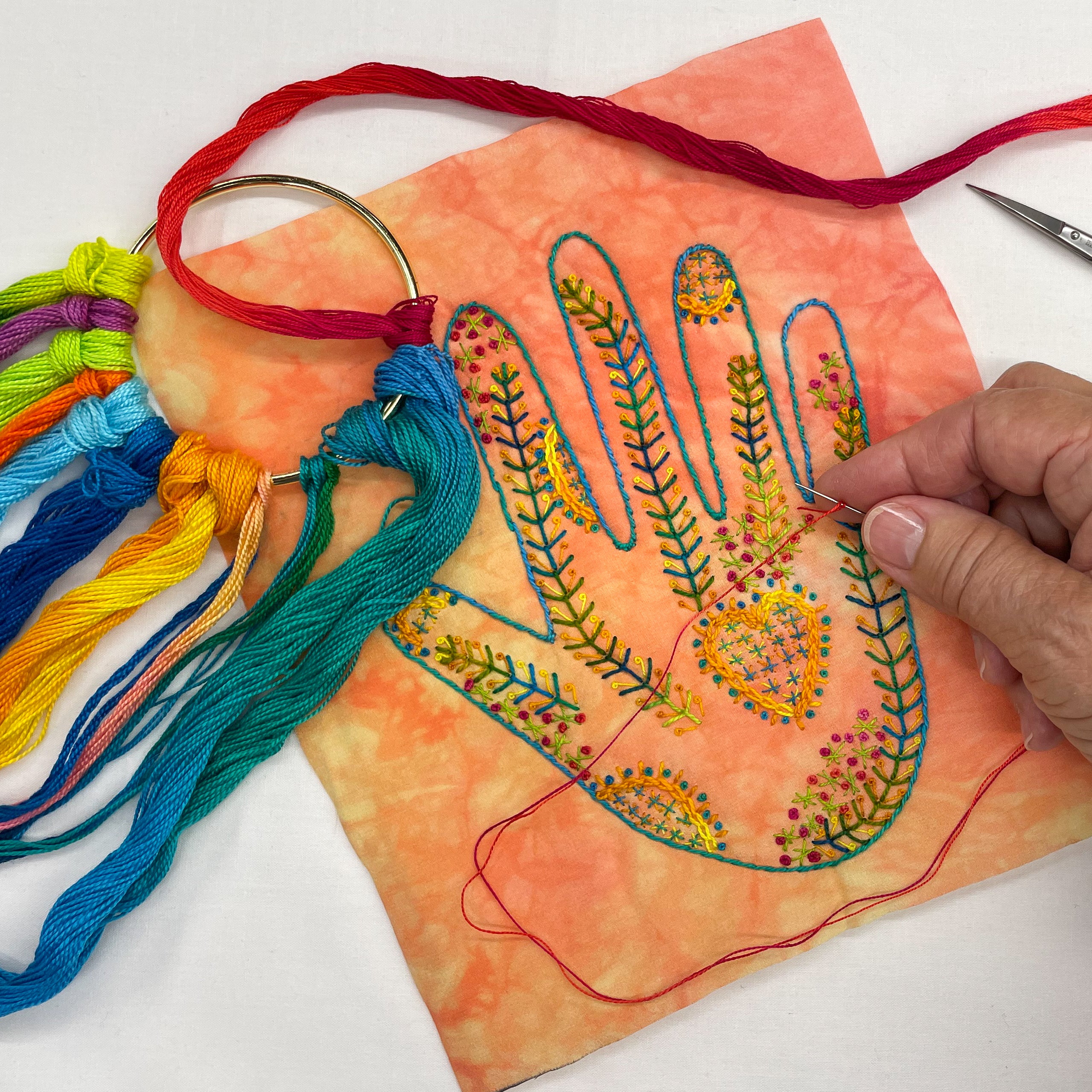 Free-form Embroidery: Hand of Fortune with Stitch Library – C&T