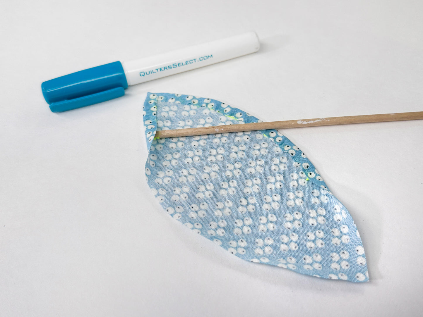 Appliqué Mastery: From Needle to Machine