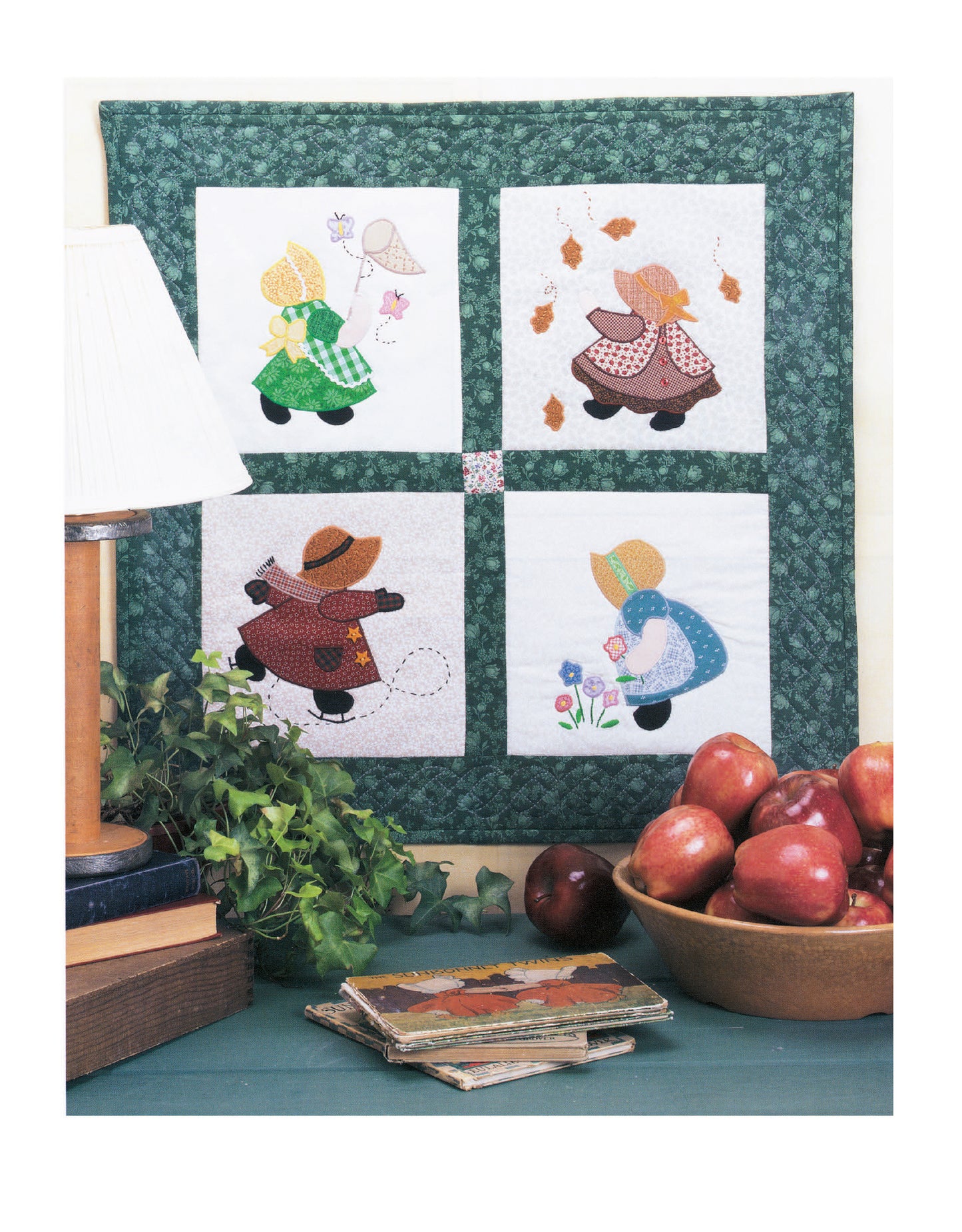 The Ultimate Sunbonnet Sue Collection Digital Download from Leisure Arts features classic Sunbonnet Sue applique designs—great for beginners and fans of traditional quilt patterns.