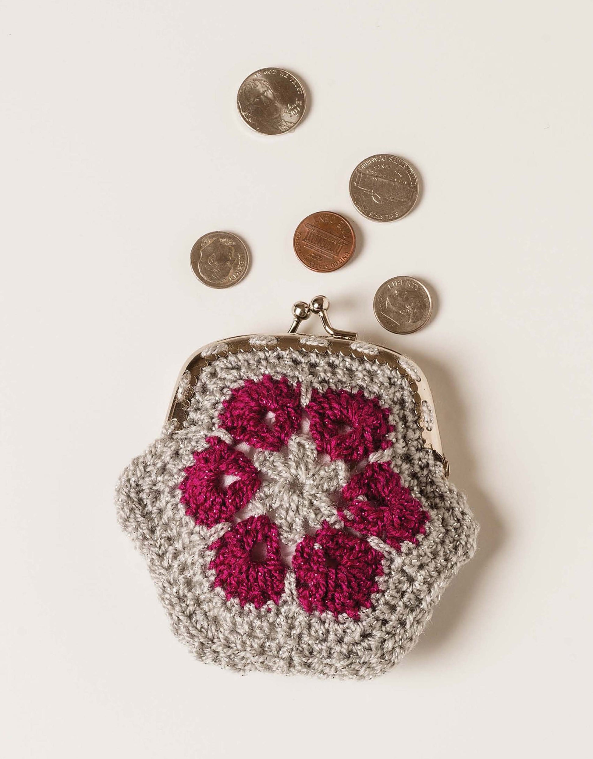 The “Learn to Crochet African Flower Motifs” digital download from Leisure Arts is a delightful resource, perfect for expanding your crochet collection with beautiful floral patterns.