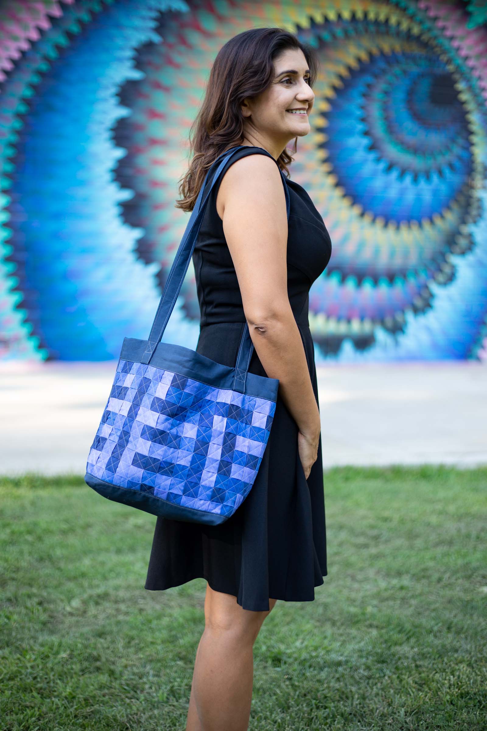 11471_woman_tote